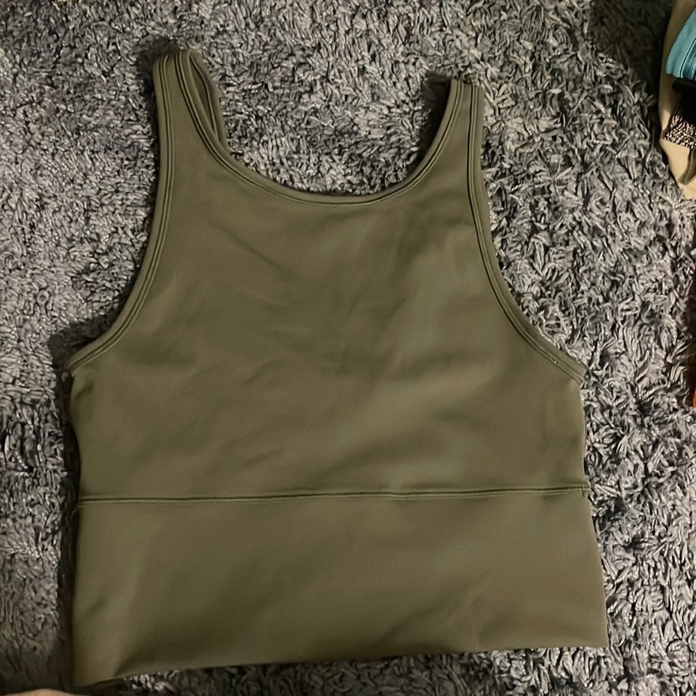 Lululemon Power Pivot tank!